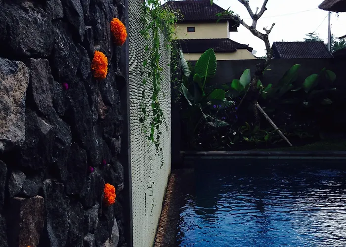 Rumah Dadong Villa *